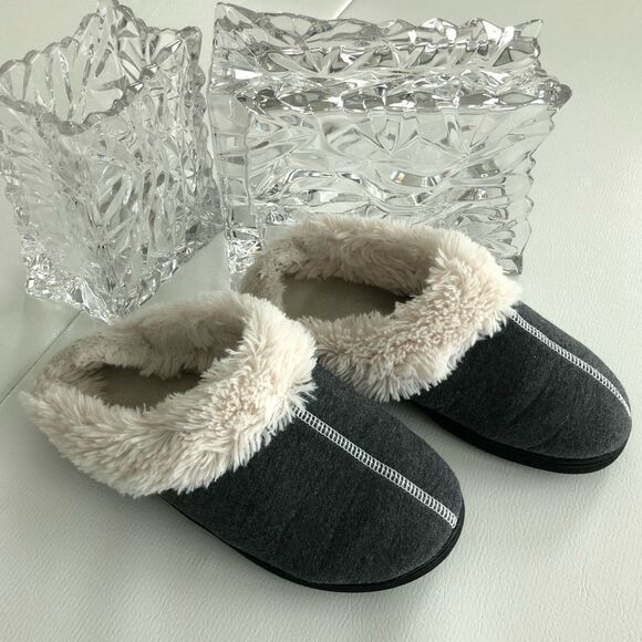 ISOTONER HOODBACK SLIPPERS - Picture 13 of 16